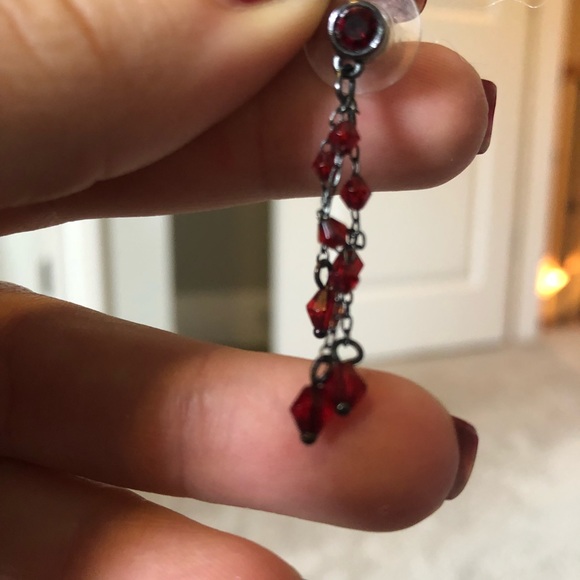 Red stone necklace and earring set - Picture 3 of 4